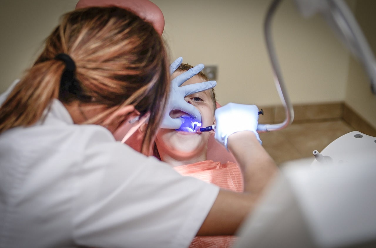 Materiały stomatologiczne niezbędne w gabinecie dentysty